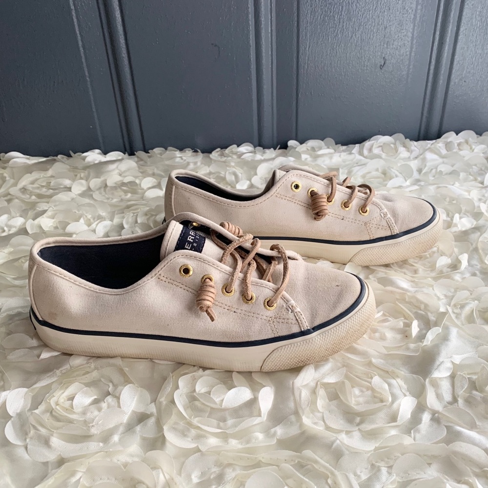 Sperry Women’s Crest Vibe Sneakers Size 6